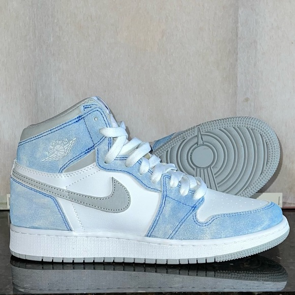 Air Jordan 1 High-Top Sneakers in Blue and White (‘Hyper Royal)